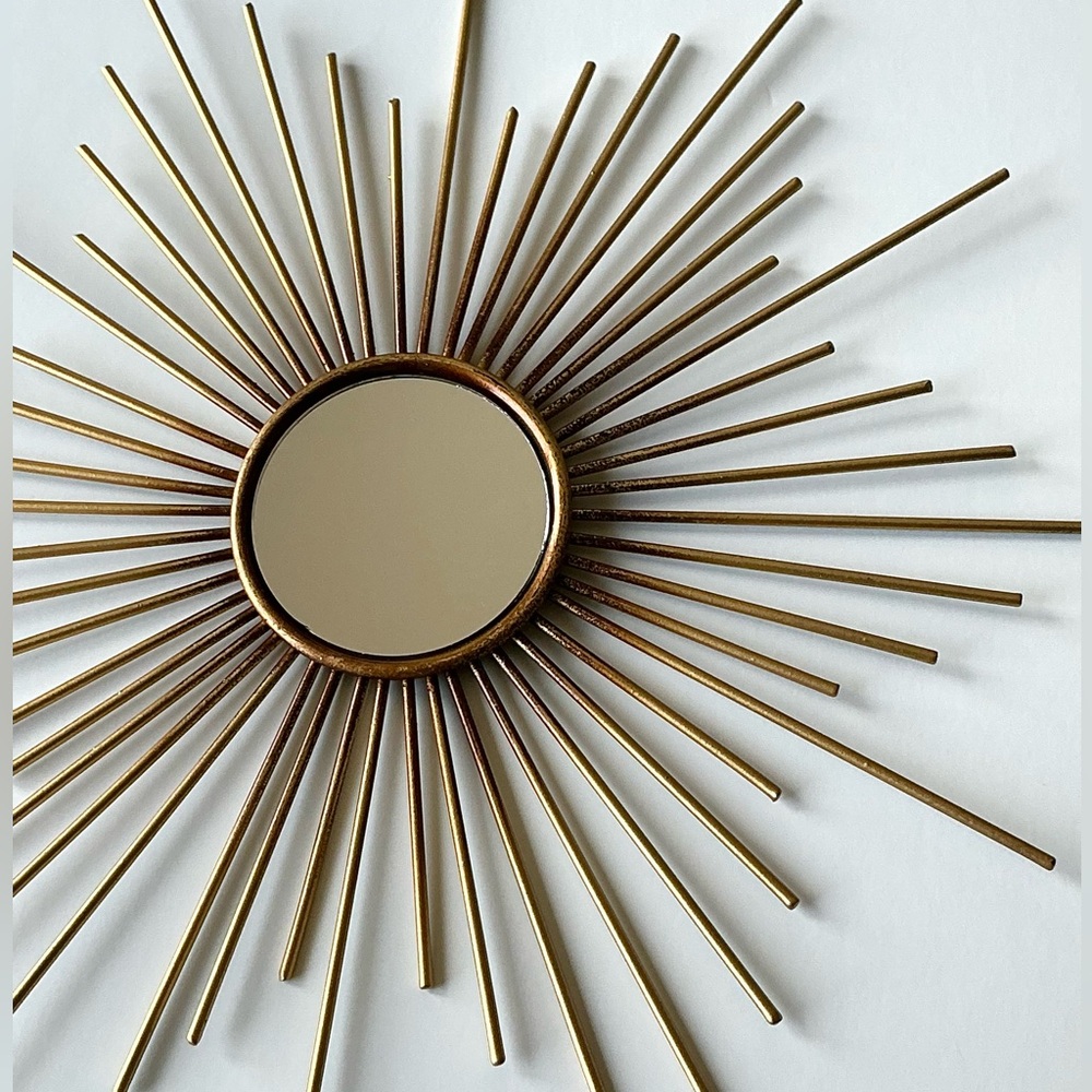 LIKE NEW HOBBY LOBBY GOLD STARBURST WALL MIRROR - Picture 2 of 5